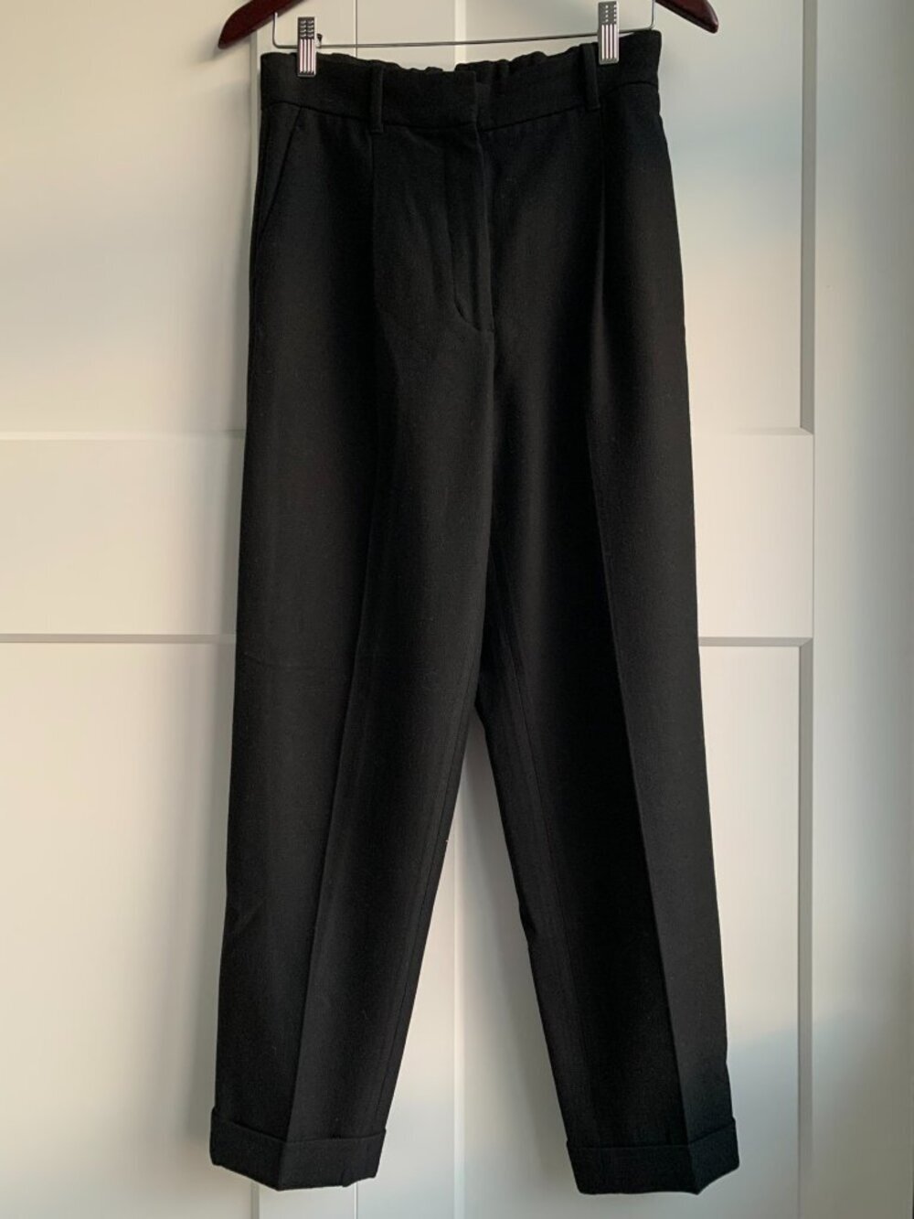Wilfred Pants Women's size 8 in black with Elastic Waistband on the back